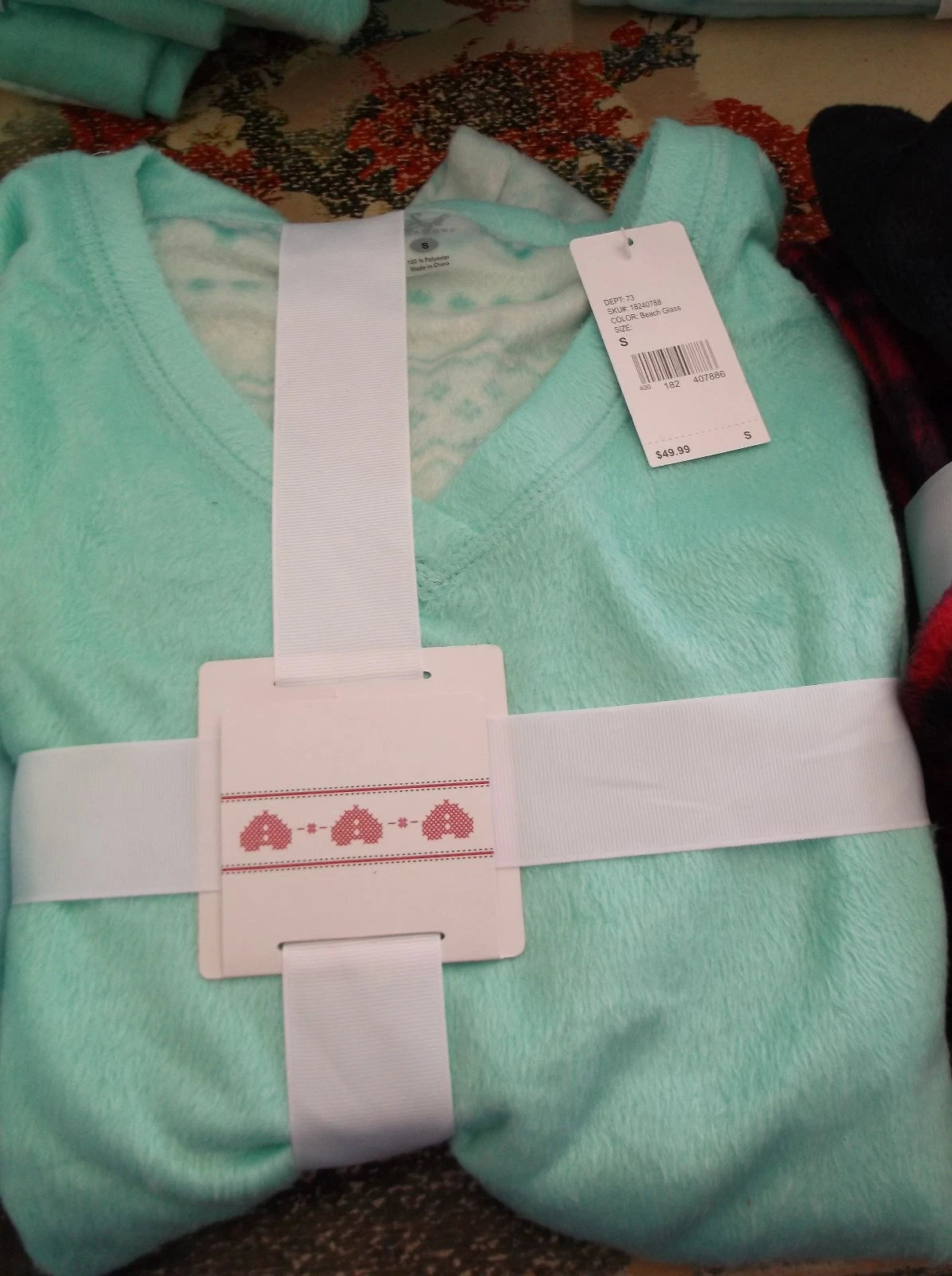 New Soft Sensations Womens 2 Piece Fleece Pajamas   V-Neck